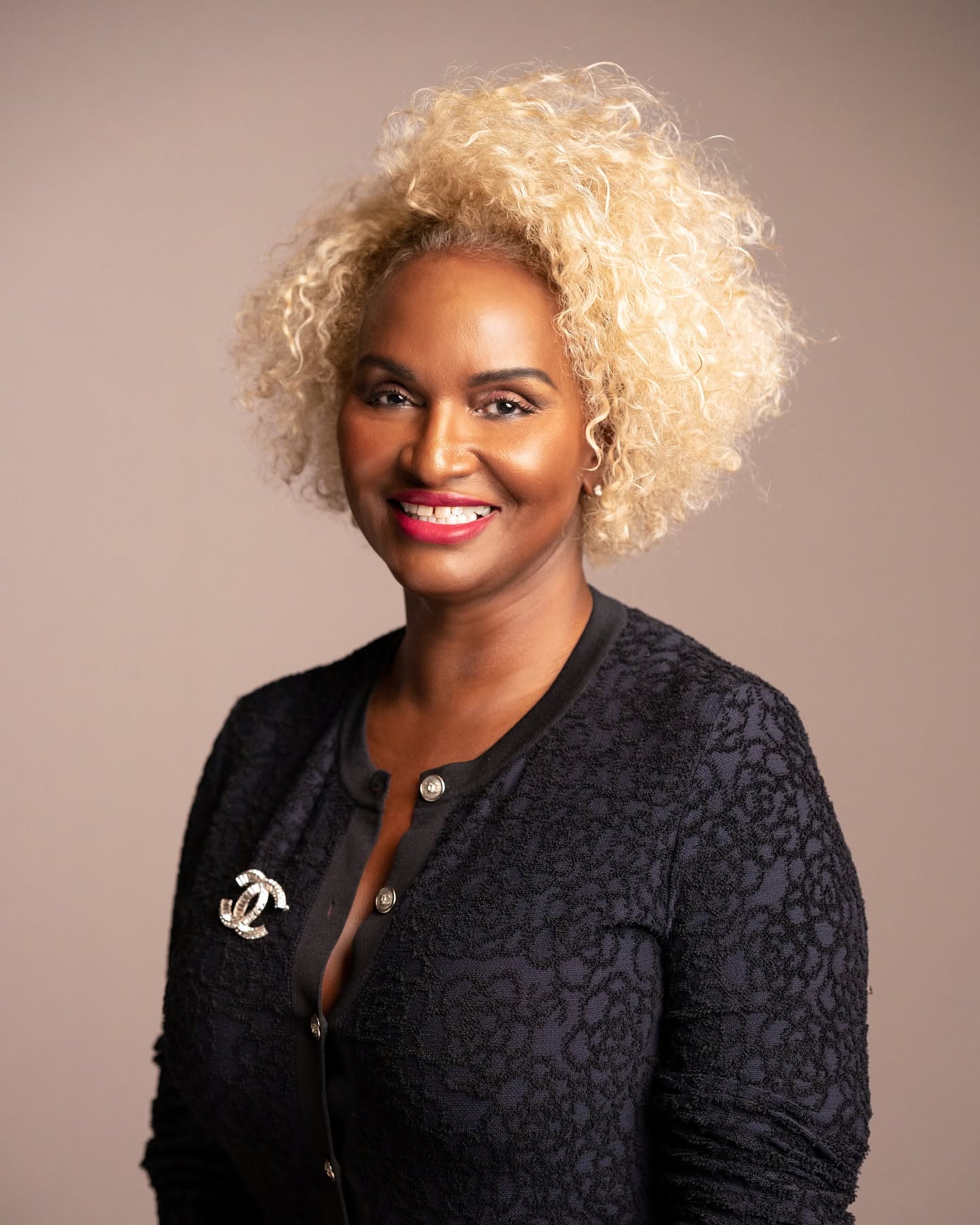 Portrait of Gloria Freeman, Founder & Chief Executive Officer at Olu's Home.